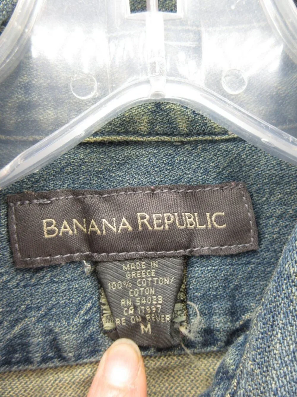 VGT Banana Republic Shirt Medium Denim Button Up Y2K Heritage Travel *